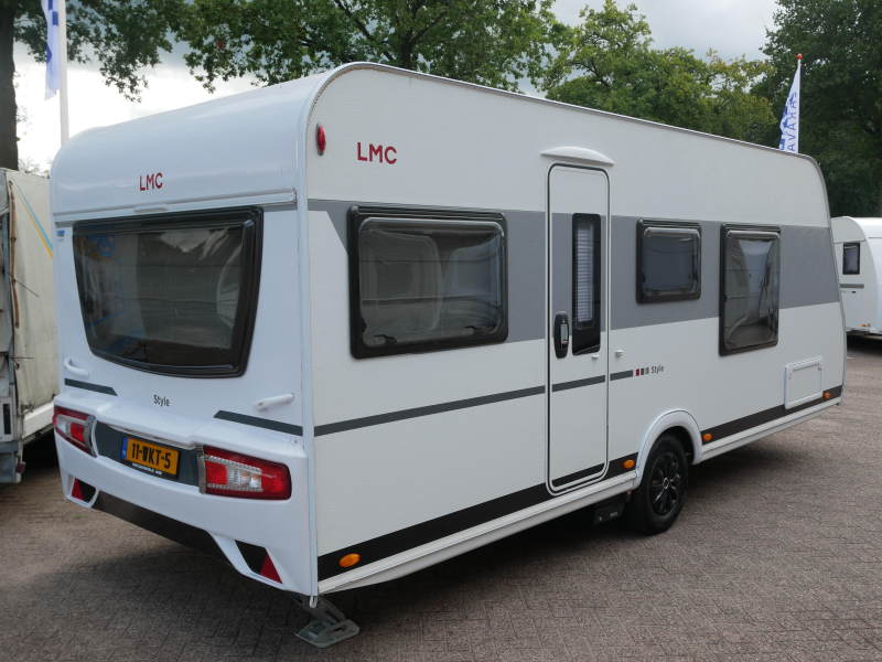 LMC Style 450 D Mover, voortent  foto: 1