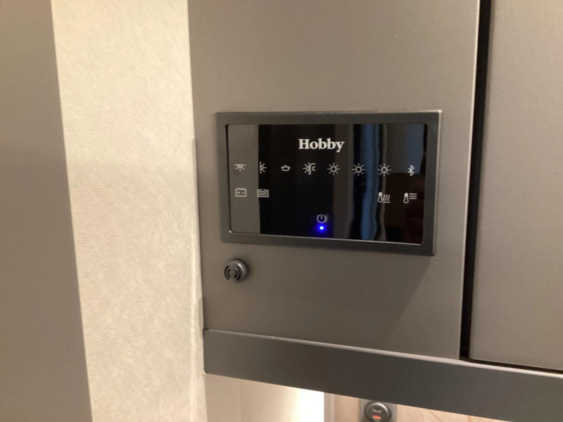 Hobby De Luxe 460 SFF Vrijstaand bed/ Douche  foto: 16