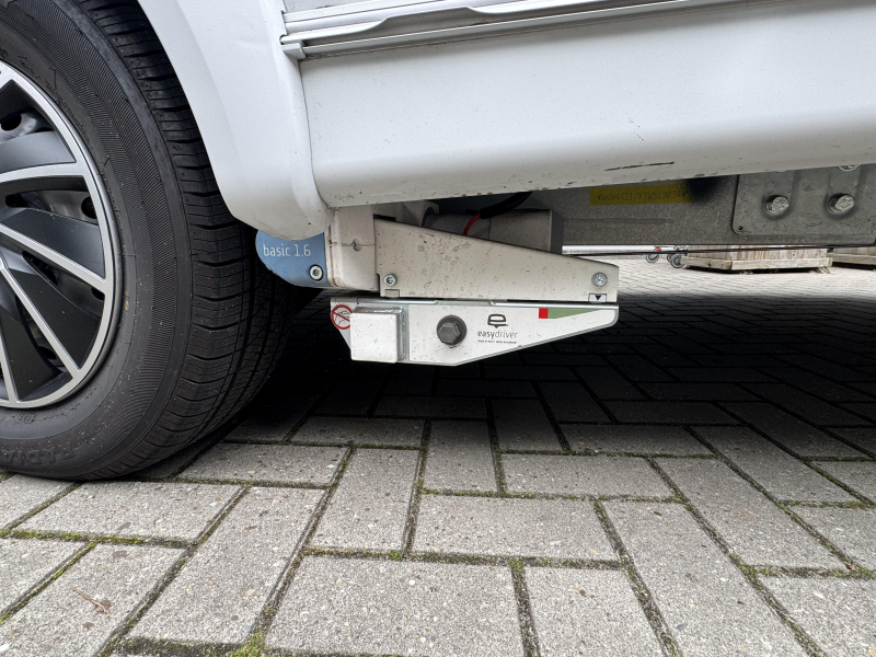 Weinsberg CaraOne Edition HOT 450 FU incl Mover en deel tent  foto: 17