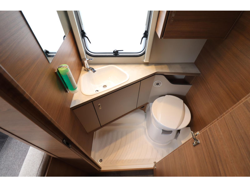 Knaus Sport E-Power Selection 420 QD Mover / Luifel / Airco  foto: 14