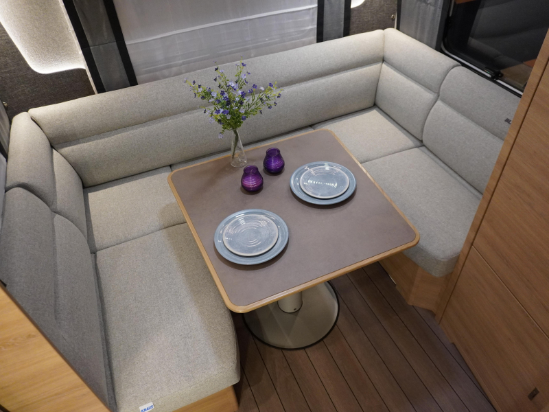 Knaus Sudwind Black Selection 500 EU !! BED VAN 217CM LANG !!!  foto: 8