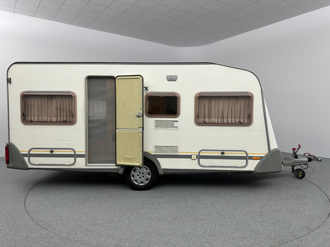 Knaus Südwind 450 TU foto: 11