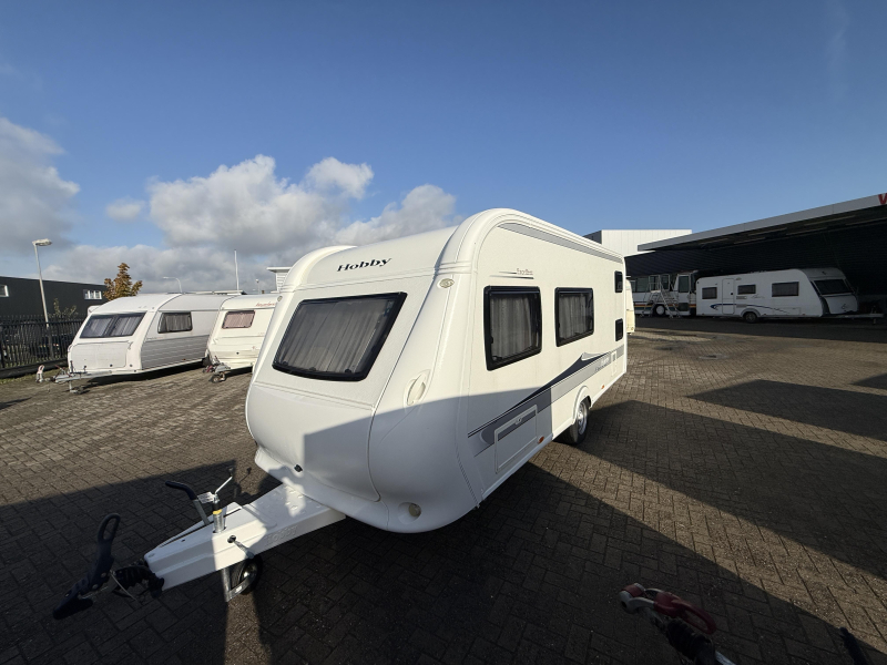 Hobby Excellent 490 KMF Unico voortent en luifel  foto: 17