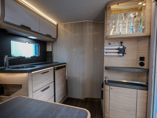 Knaus Sudwind 450 FU RONDZIT, MOVER, VOORTENT foto: 10