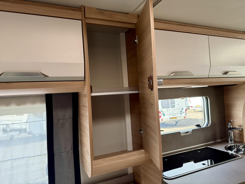 Knaus Sudwind Black Selection 460 EU Zomer Airco Actie!  foto: 11