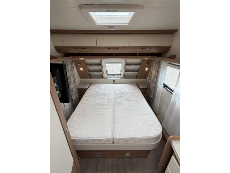Hobby De Luxe 540 UFF Incl. Mover en Airco  foto: 16
