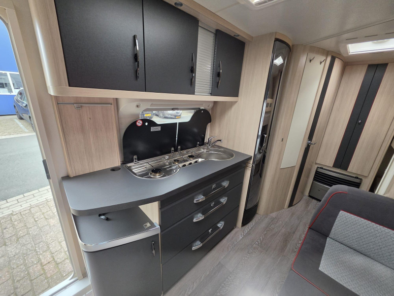 Hobby De Luxe Edition 545 KMF Nieuwe voortent, Mover  foto: 7
