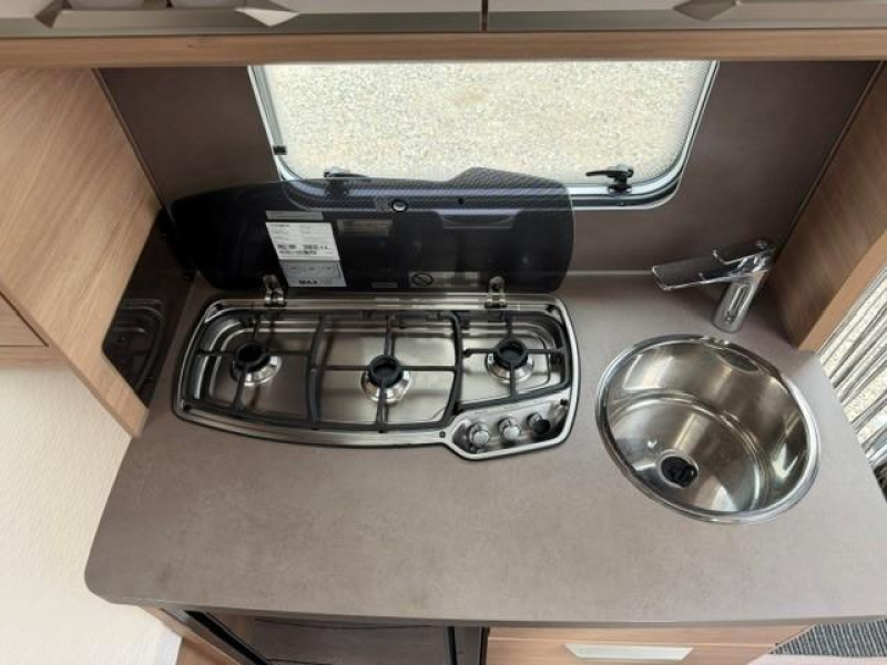 Knaus Sudwind 60 Years 460 EU mover fietsenrek luifel  foto: 15