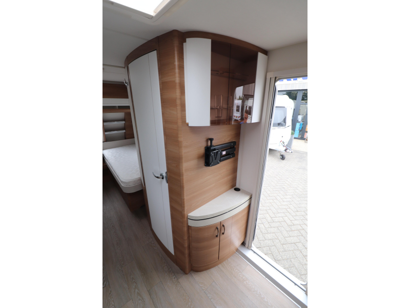 Hobby De Luxe 540 UL BJ 2024 Luifel/ Mover  foto: 9