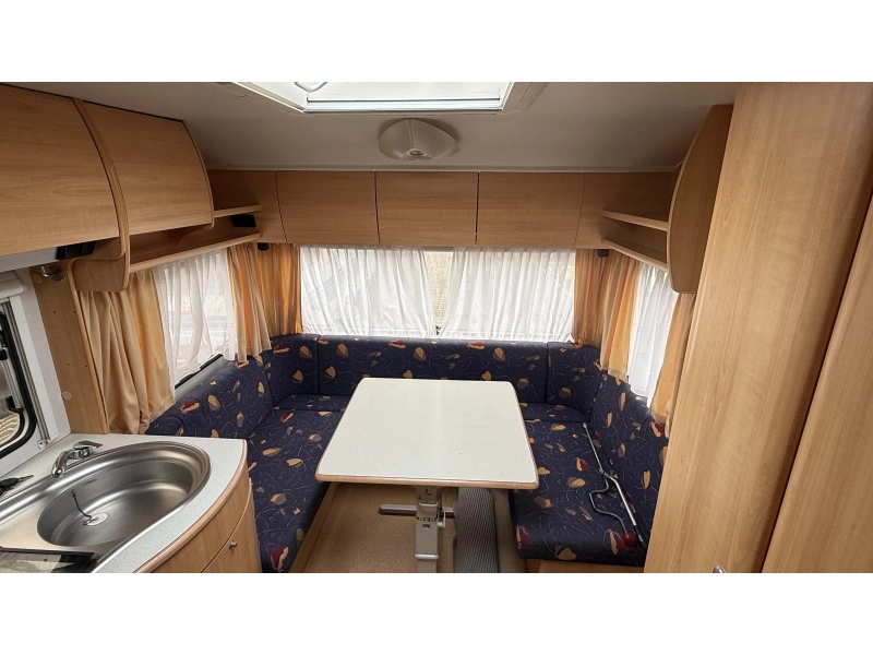 Home-Car Racer Spirit 45 FHU frans bed rondzit toilet  foto: 2