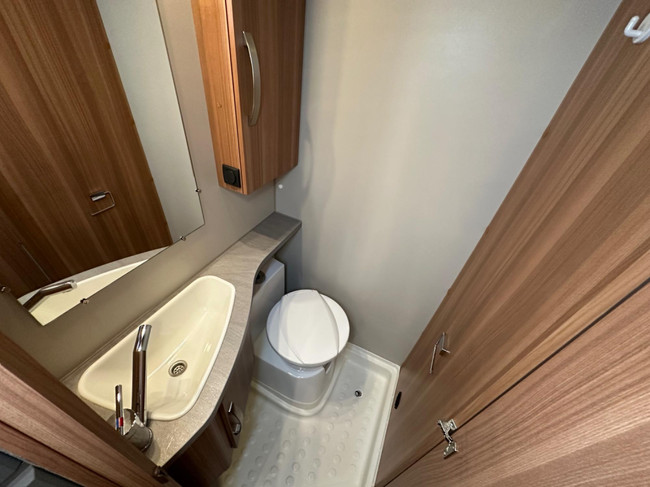 Weinsberg 390 QD CaraOne EDITION (HOT) foto: 7