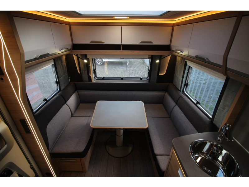 Knaus Sudwind Black Selection 450 FU Frans bed & rondzit!  foto: 13