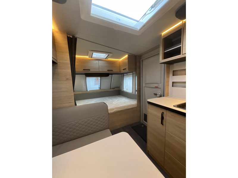 Weinsberg CaraLife 500 QDK STAPELBED-AIRCO  foto: 5