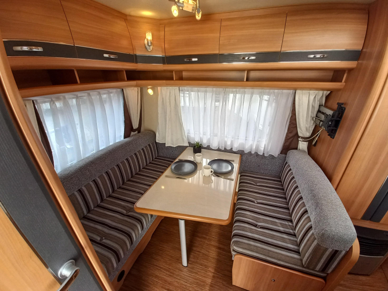 Hobby De Luxe 400 SF voortent-fietsendrager  foto: 6