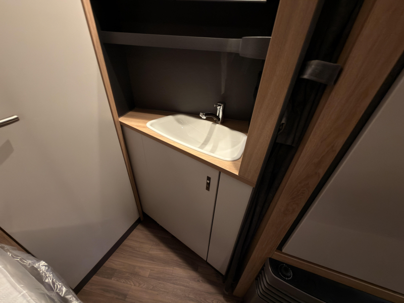 Knaus Sport Platinum 450 FU +vloerverwarming+1700kg  foto: 12