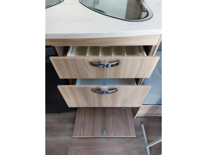 Sprite Alpine Sport 470 CF voortent-mover-GFK-etc  foto: 12