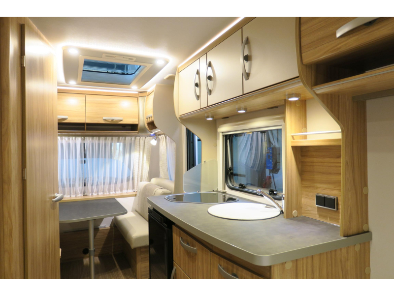 Eriba Nova Light 442 VLOERVERW.+MOVER+VOORTENT 
