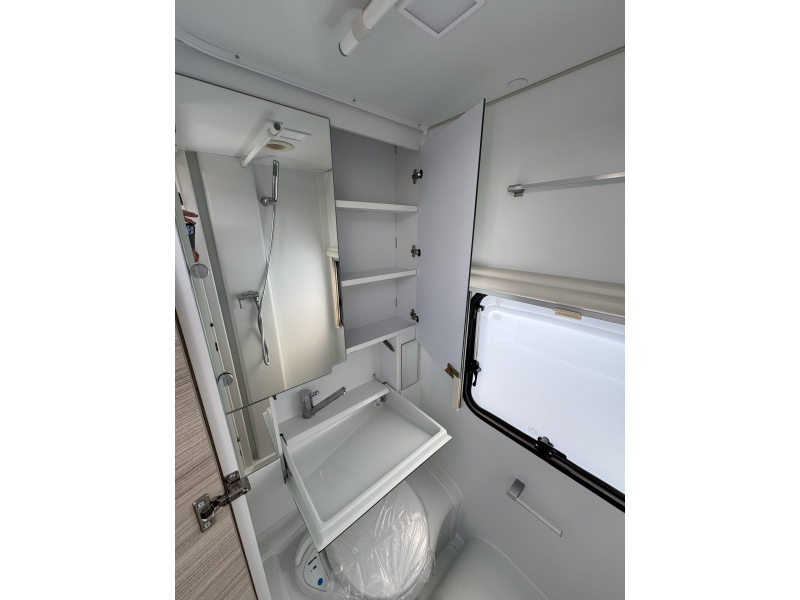 Adria Altea 502 UL 60 Year, deur met raam  foto: 14