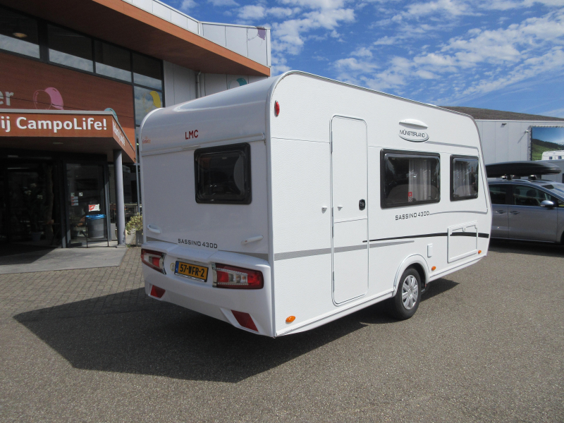 LMC Sassino 430 D ZEER NETJES MET VOORTENT  foto: 19