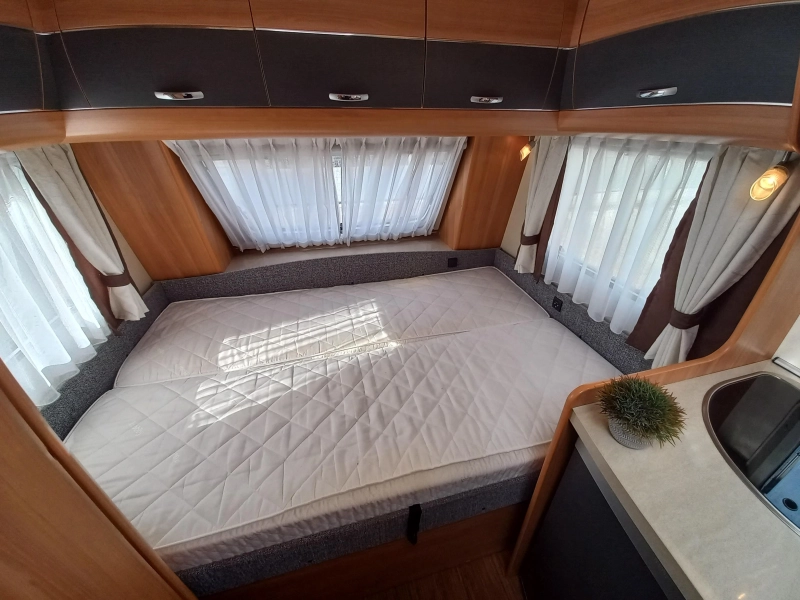 Hobby De Luxe 400 SF voortent-fietsendrager  foto: 12