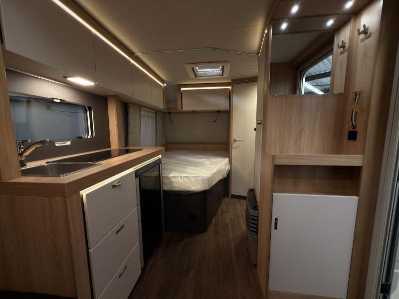 Knaus Sport Platinum 450 FU +vloerverwarming+1700kg  foto: 4