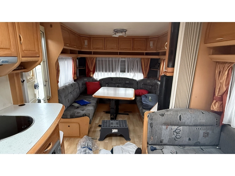 Hobby Exclusive 650 2x zitgroep frans bed  foto: 1