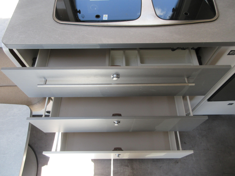 Dethleffs Generation 465 FR UNIEK MODEL, VASTE LUIFEL  foto: 12