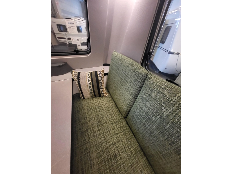 Eriba Novaline 442 V gratis mover  foto: 16