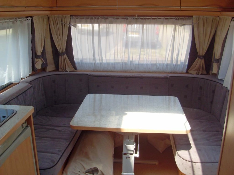 Bürstner Ventana 455 TS met Mover  foto: 2