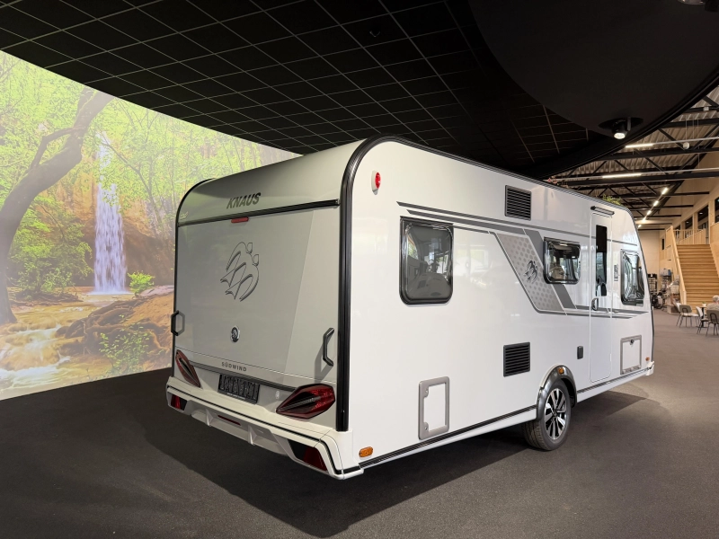 Knaus Sudwind Black Selection 500 QDK stapelbed / dwarsbed  foto: 2