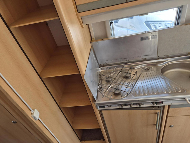 Eifelland 550TKM Stapelbed + treinzit + voortent. 5 pers. foto: 10