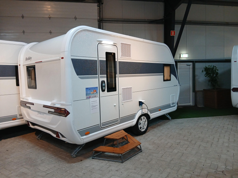 Hobby De Luxe 400 SFE 