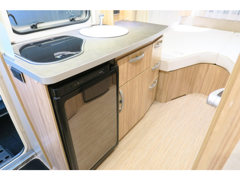 Eriba Nova Light 442 VLOERVERW.+MOVER+VOORTENT  foto: 7
