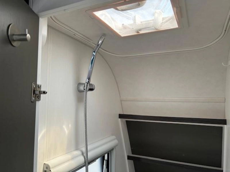 Dethleffs C'Go 475 FR Mover & luifel  foto: 6