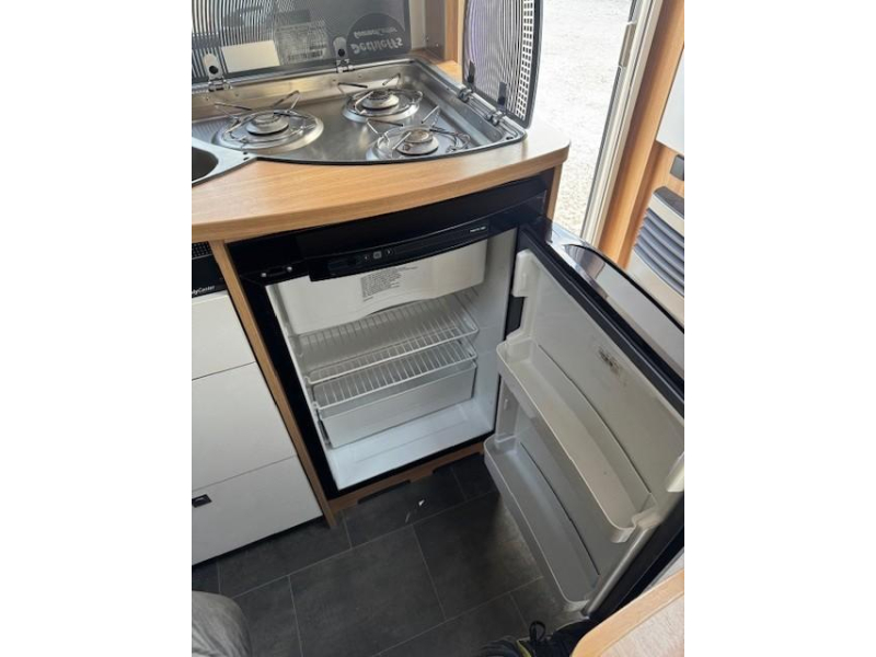 Dethleffs Camper 440 zakluifel atc  foto: 15