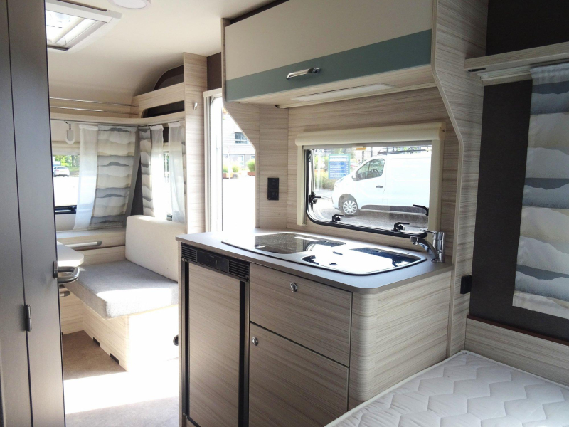 Dethleffs C'Joy 460 LE zeer nette caravan  foto: 2