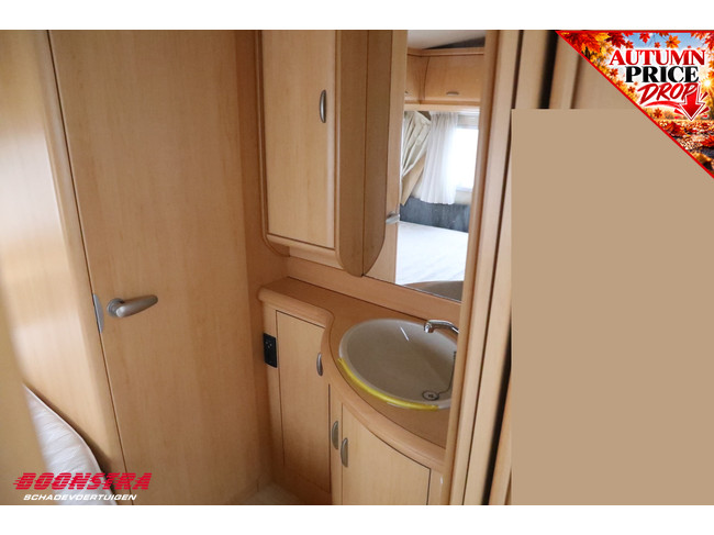 Hobby De Luxe 460 UFE Mover Luifel Fietsendrager Lengtebed Middenkeuken foto: 20