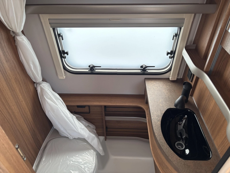 Eriba Touring 550 Legend Ventura Zilver  foto: 6