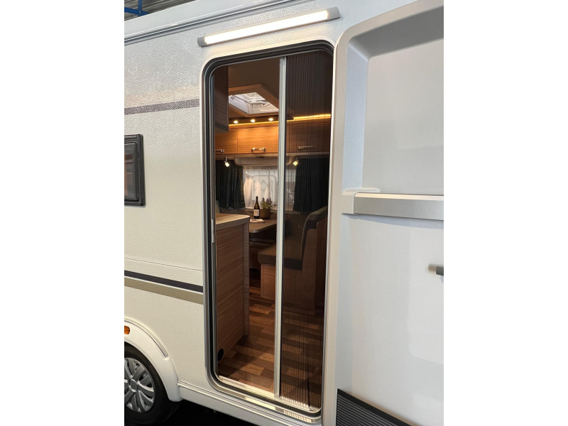 Weinsberg CaraOne 550 QDK mover, luifel, voortent  foto: 9