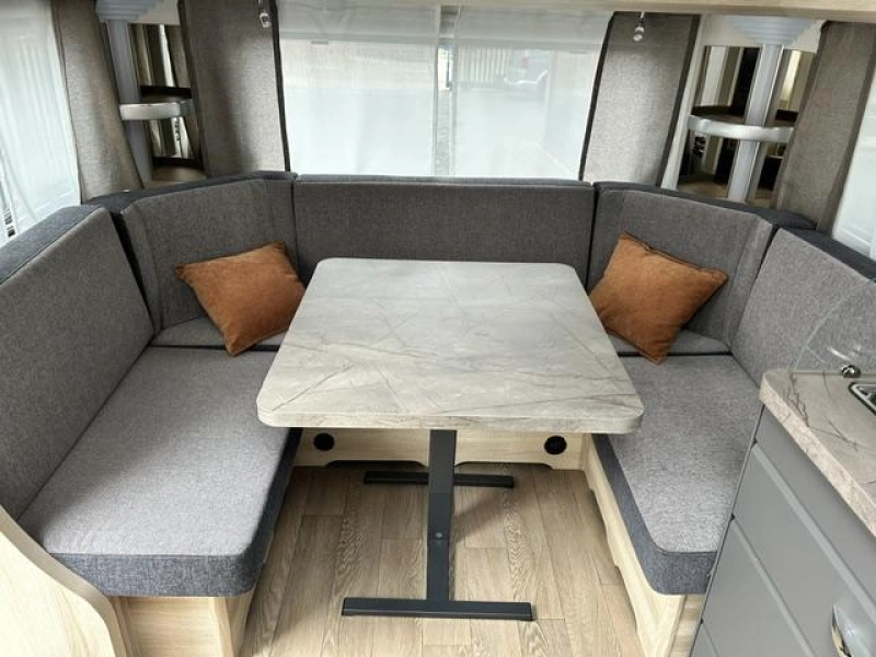 Hobby De Luxe 460 UFE Nieuw 2026  foto: 5