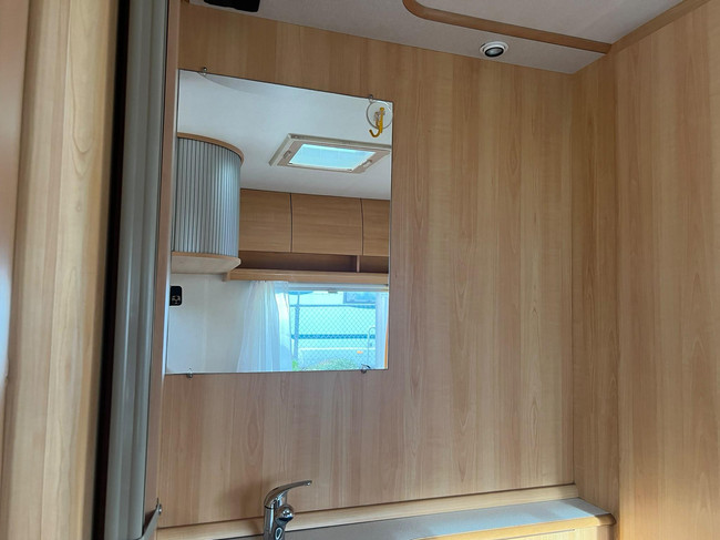 HOME-CAR Racer Spirit 45 | Fietsenrek | Voortent | Fransbed | Kachel | Dinnete foto: 21
