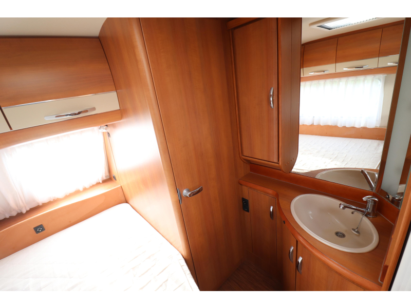 Hobby Excellent 410 SFE Mover/ Luifel/ Voortent  foto: 12