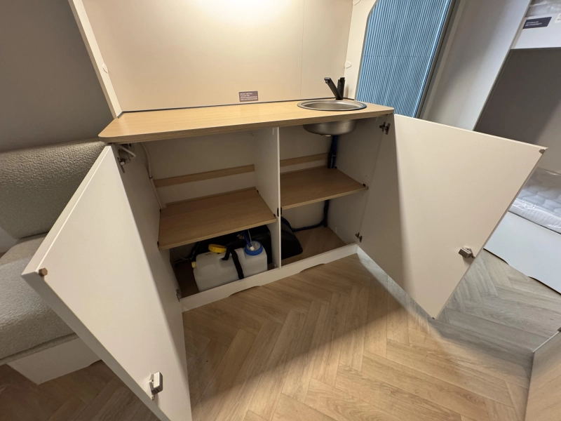 LMC E:dero 470K Openslaand voorraam  foto: 8