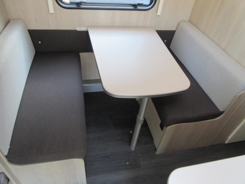 Caravelair Alba Family 426 MET DOREMA VOORTENT  foto: 8