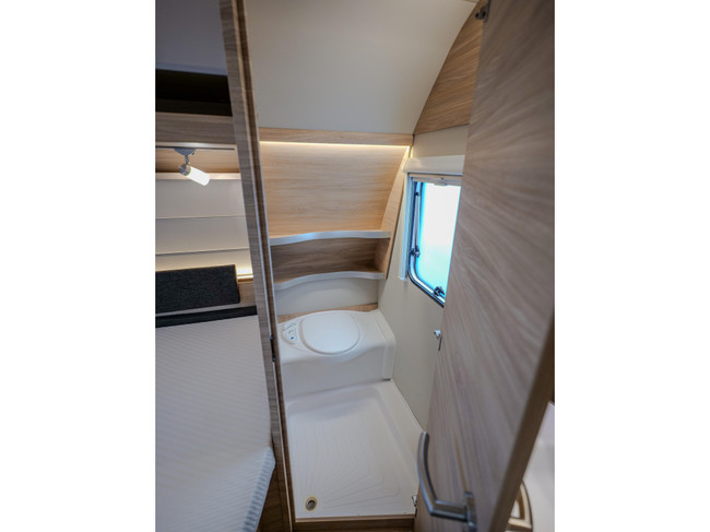 Knaus Sudwind 450 FU RONDZIT, MOVER, VOORTENT foto: 16