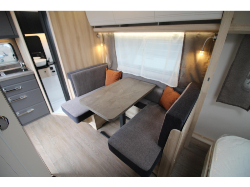 Hobby De Luxe 460 SFF Queensbed  foto: 11