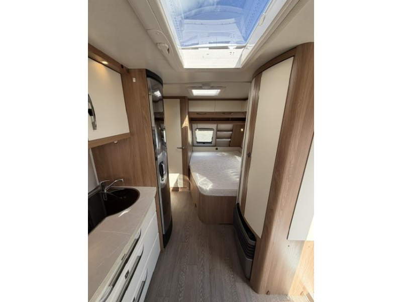 Hobby De Luxe 460 UFE Incl. Mover Fietsendrager  foto: 15