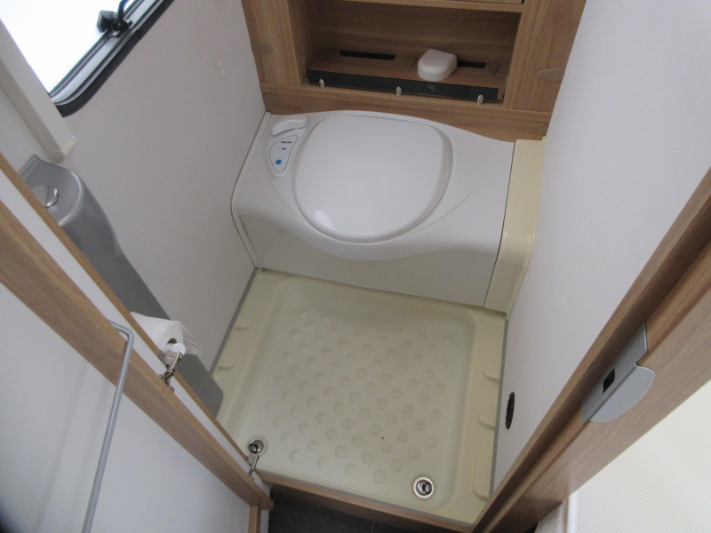 Dethleffs Camper 500 FR MET MOVER, AIRCO, LUIFEL  foto: 14