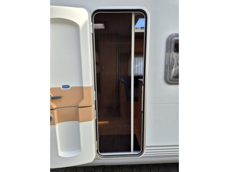 Knaus Sudwind 550 FSK -Mover - Airco - Voortent  foto: 17