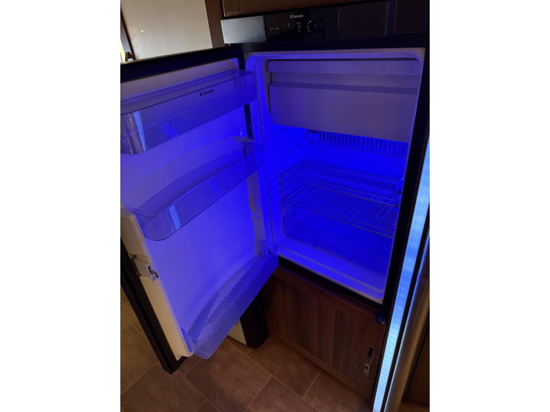 Bürstner Trecento 525 TL 2 BEDDEN RONDZIT TOPSTAAT  foto: 15